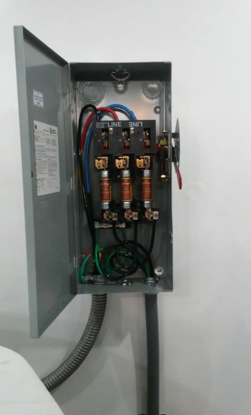 Three-phase disconnect switch installed for Smoke Detector Installation in Arnold